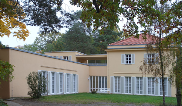 Haus Perls — Neoclassicist architecture