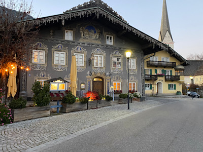 Haus zum Husaren by unattributed