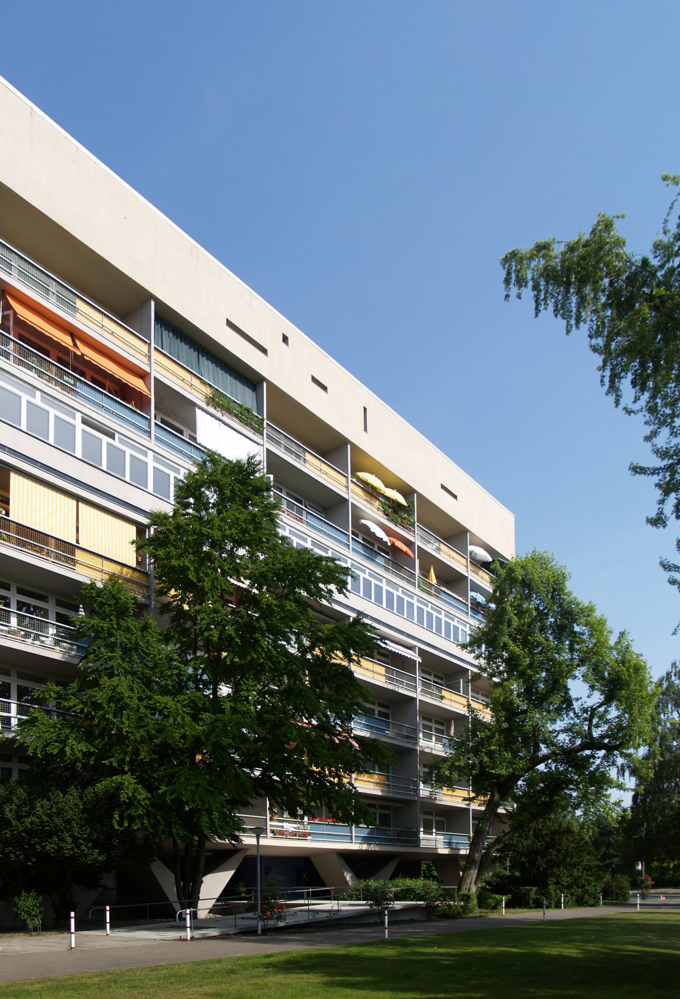 Interbau Apartment House / Oscar Niemeyer Haus, Berlin