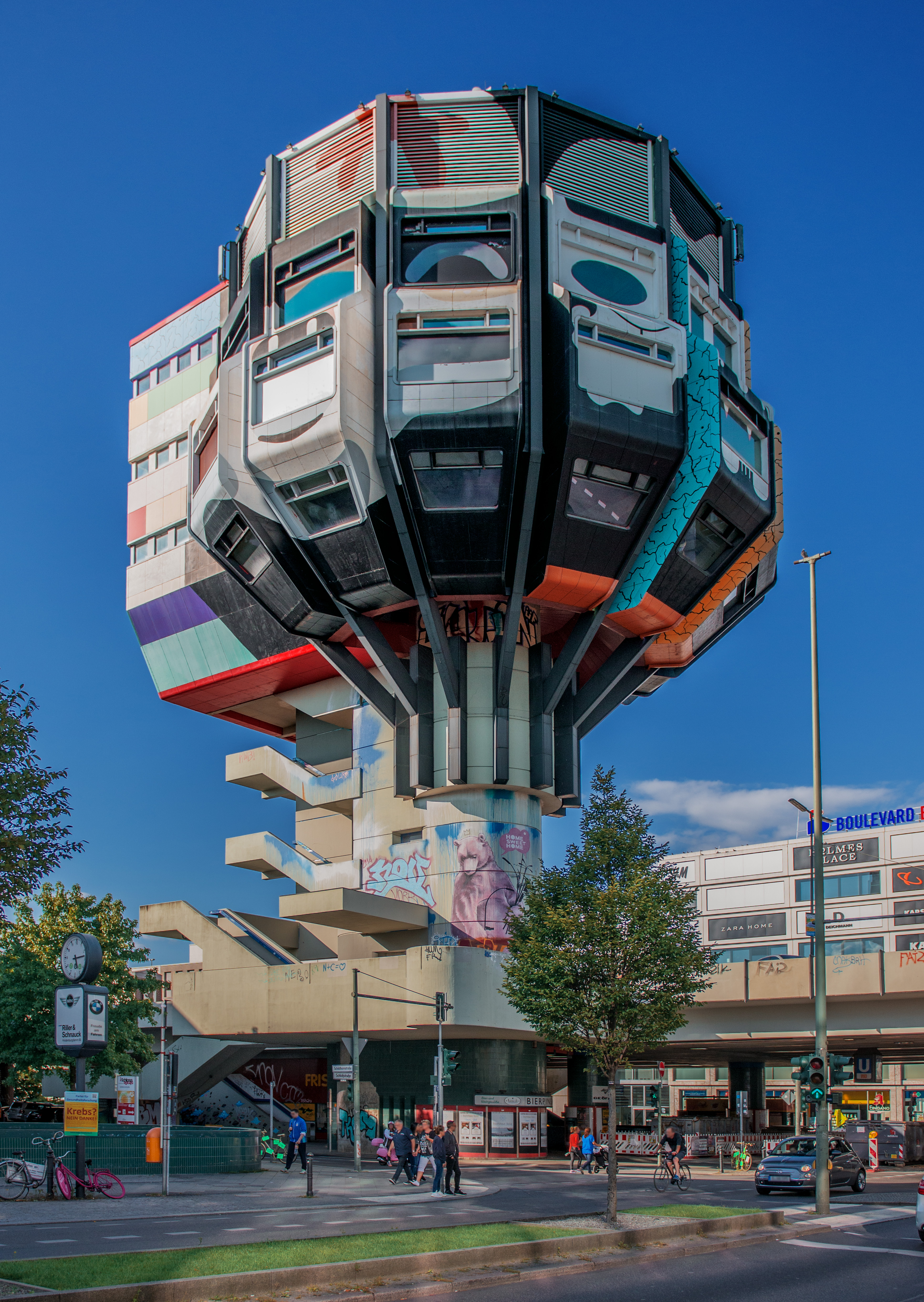 Bierpinsel (Beer Brush), Berlin