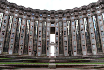 Les Espaces d'Abraxas by Ricardo Bofill