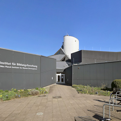 The House for Research | Max-Planck-Institut für Bildungsforschung by Hermann Fehling