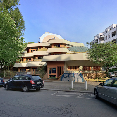 Daycare and network station by Stephan Heise