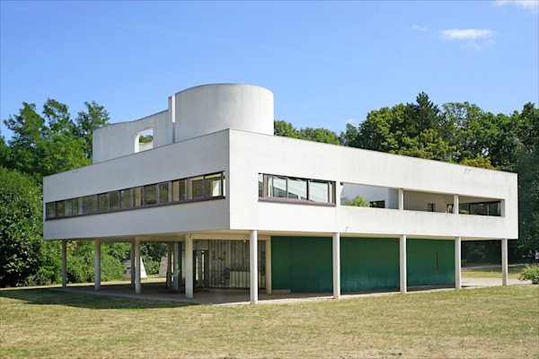 Villa Savoye by Le Corbusier