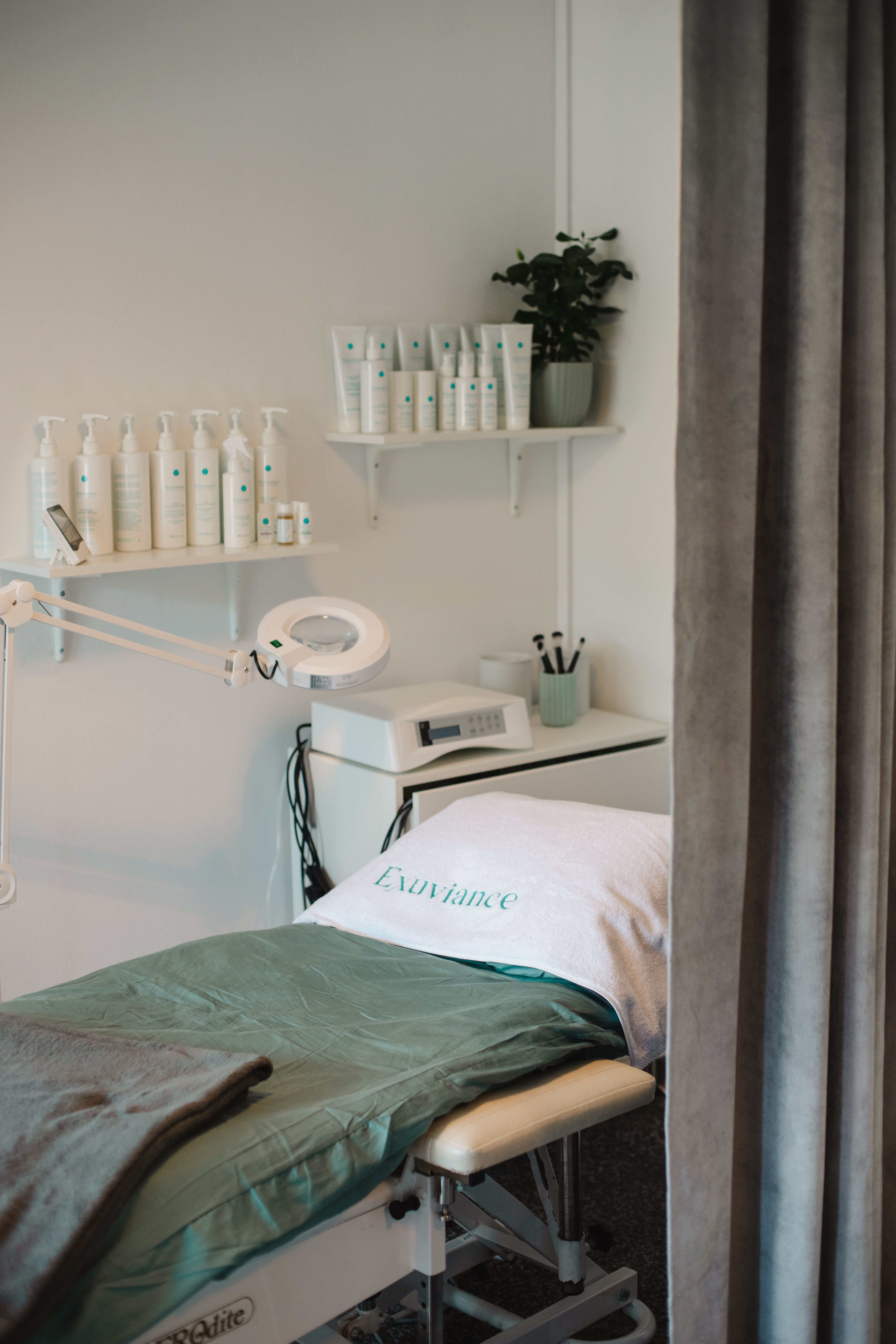 Yläkerran hoitohuone, Kauneuden ilo - Jyväskylä