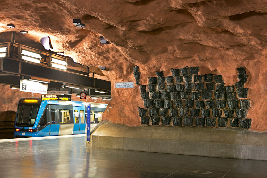 Utforska konsten längs Blå linjen