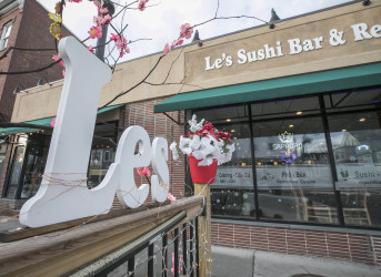 Le's Sushi Bar and Restaurant Exterior