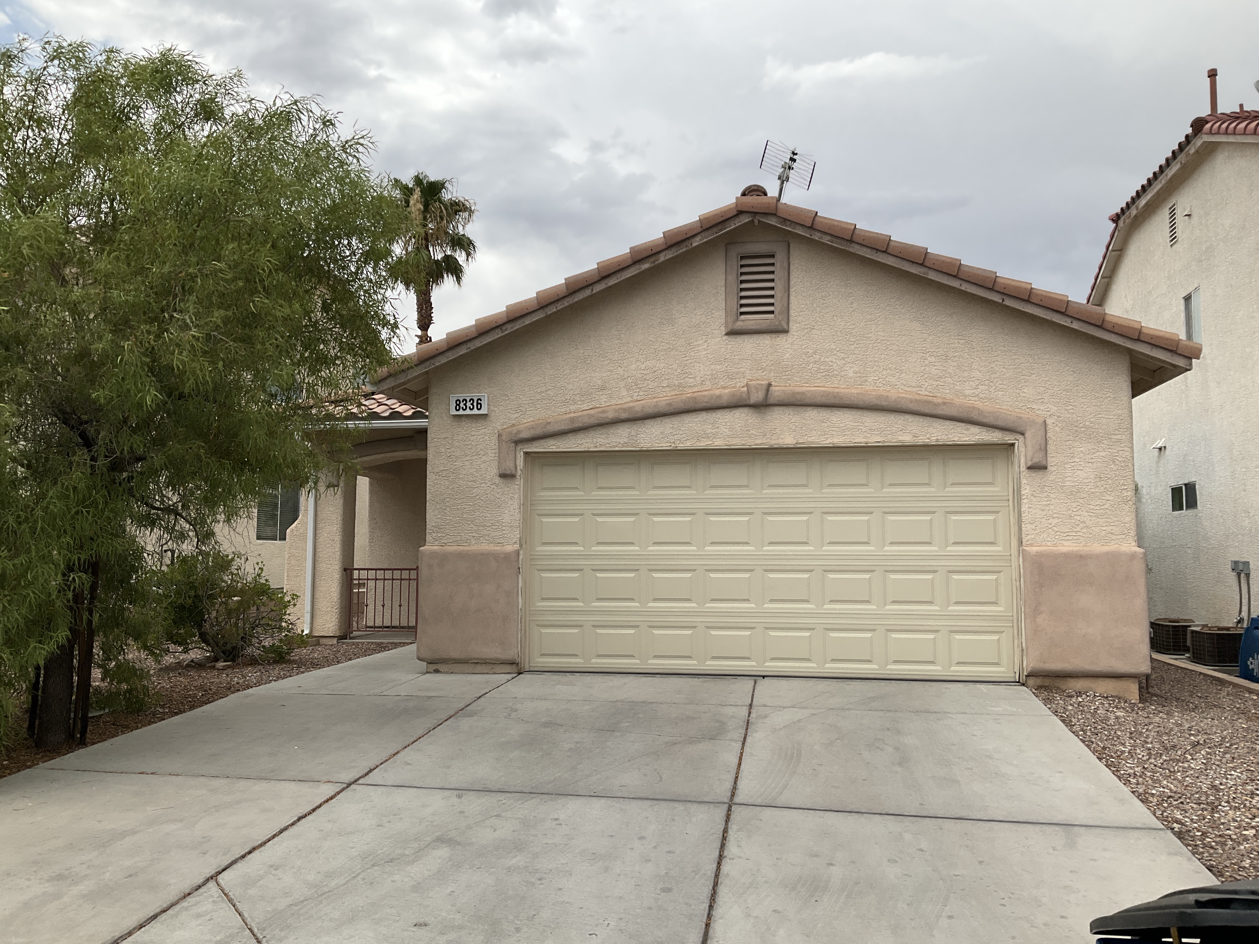 8336-crown-peak-ave