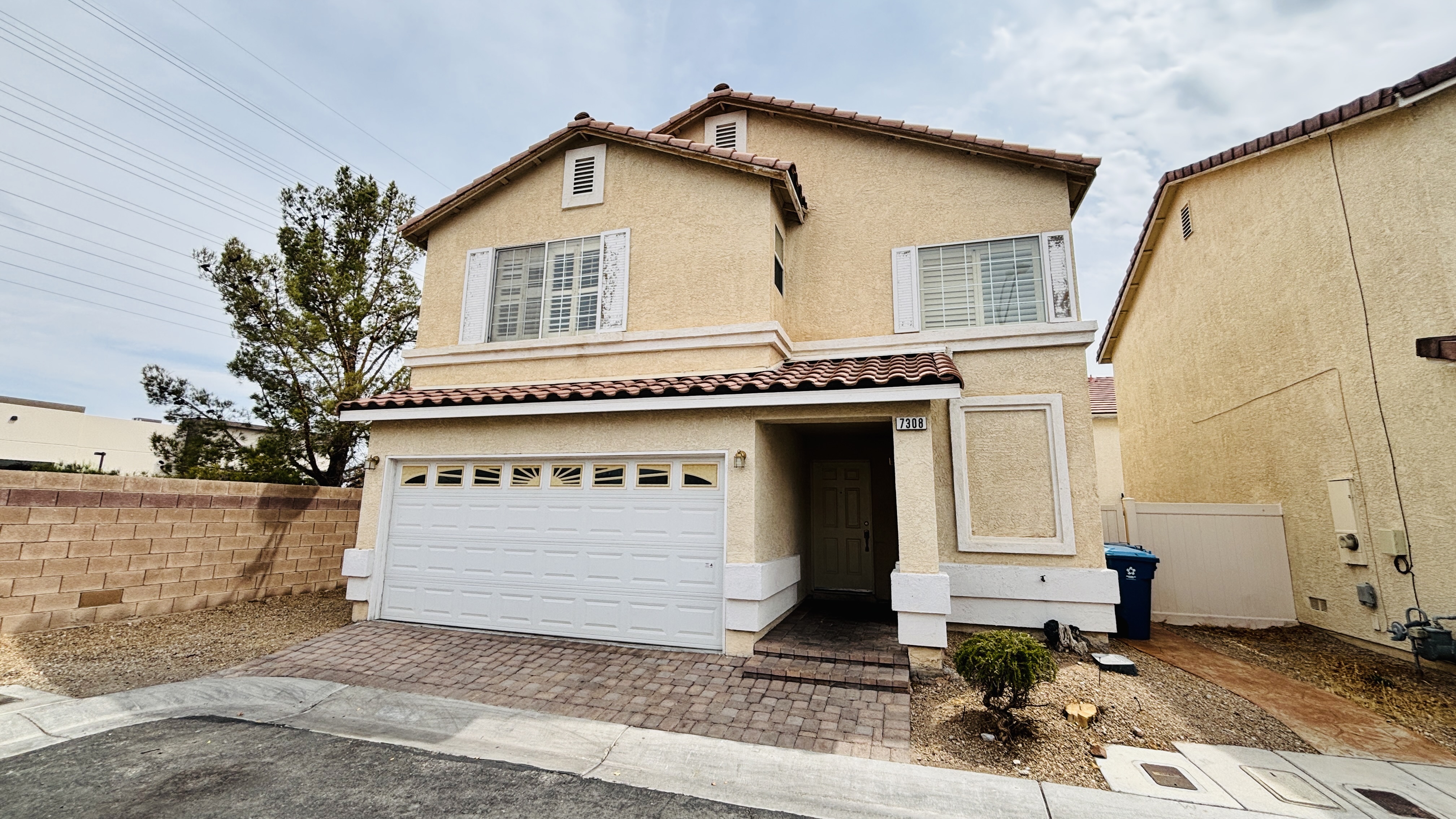 7308-laburnum-st