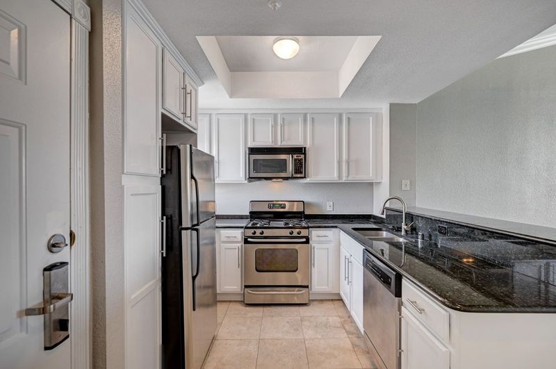 260 E Flamingo Rd#416, Las Vegas, NV 89169