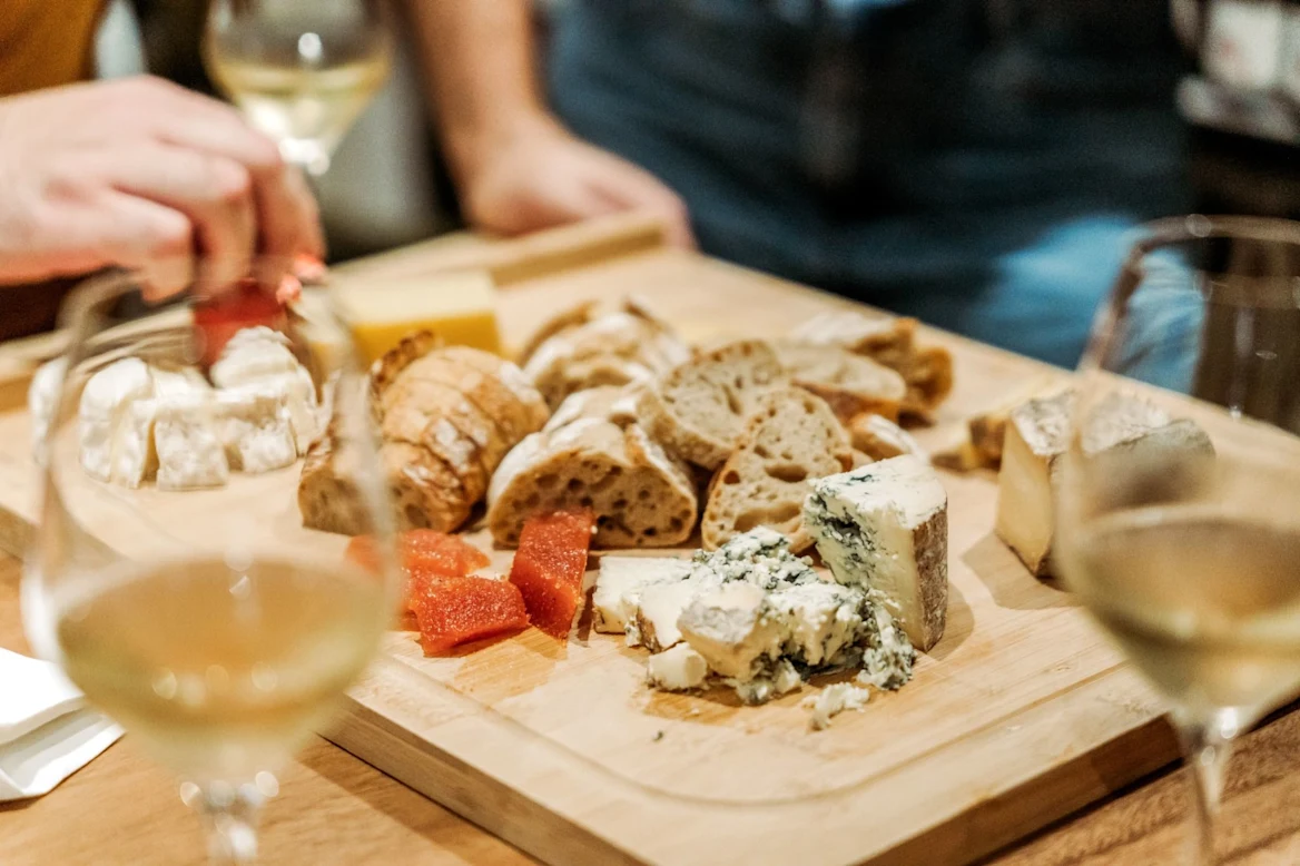 Ultimate Paris food tour: 11+ artisanal tastings in Le Marais