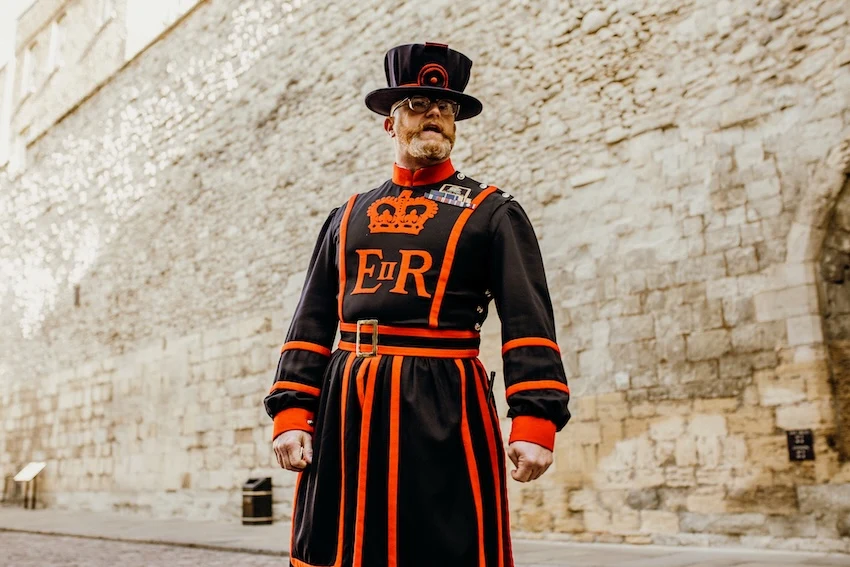 Complete Tower of London tour: Opening ceremony, Crown Jewels, and river cruise 7