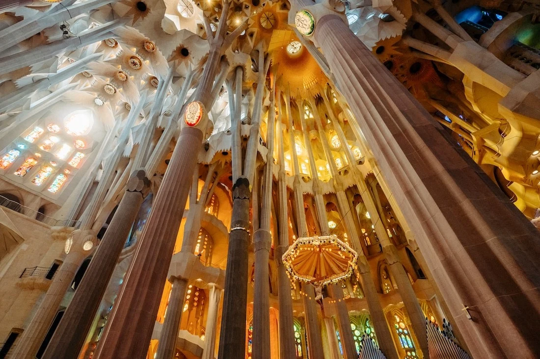 Complete Gaudí: The houses, Park Güell, and La Sagrada Familia