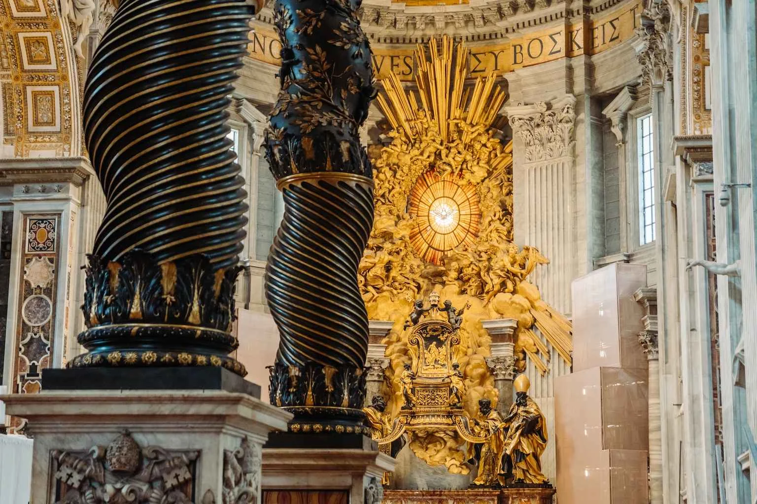 Private St. Peter's Basilica Tour: Priority entry, dome climb, and the crypts below 6