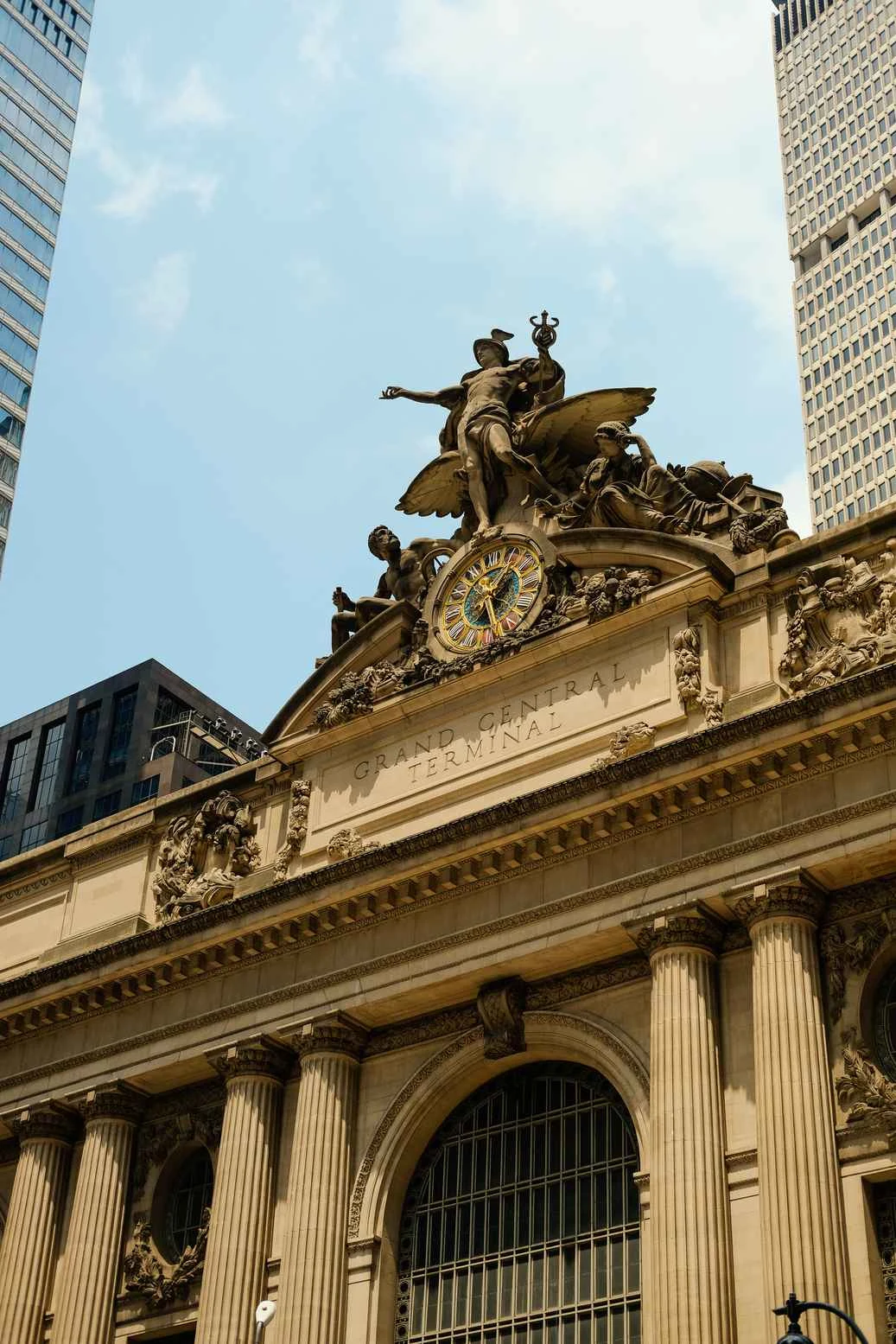 The Official Grand Central Terminal Tour: Secrets of New York's most famous terminal 9