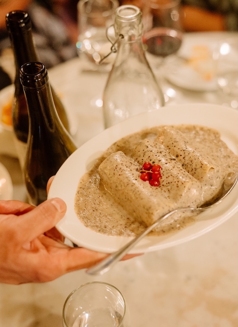 Barcelona Tapas & Wine Tour of El Born: Bites, Bars & Backstreets