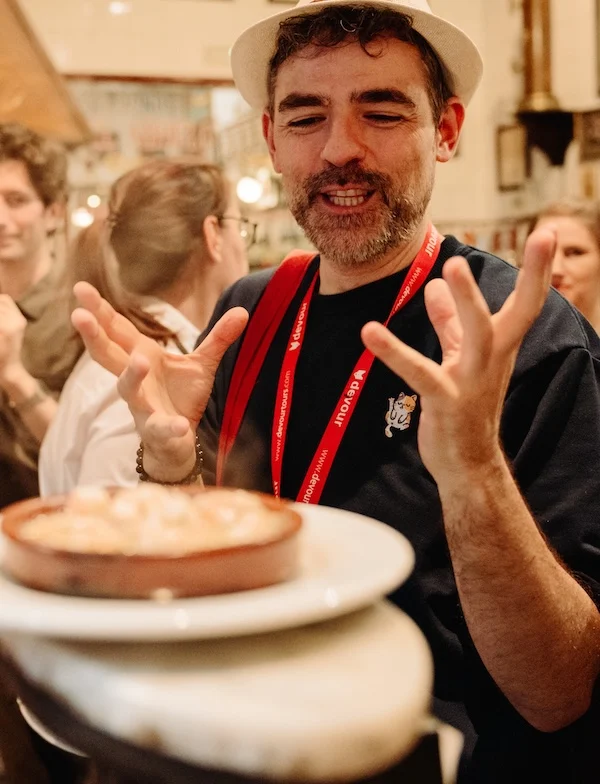 Madrid tapas, taverns & history tour: Eat, drink and discover old Madrid 11