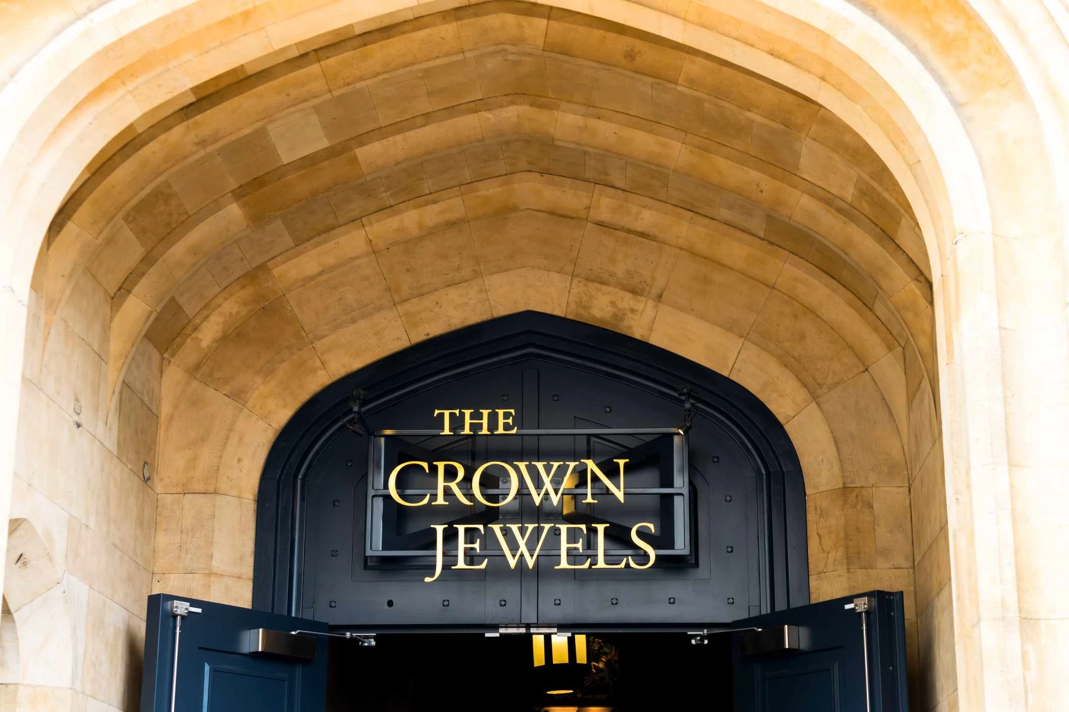 Best of London tour: Tower, Thames, and the royal walk to Westminster 5