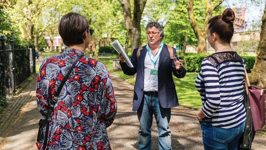 Express Kensington Gardens and Kensington Palace Tour: Diana's gardens and palace