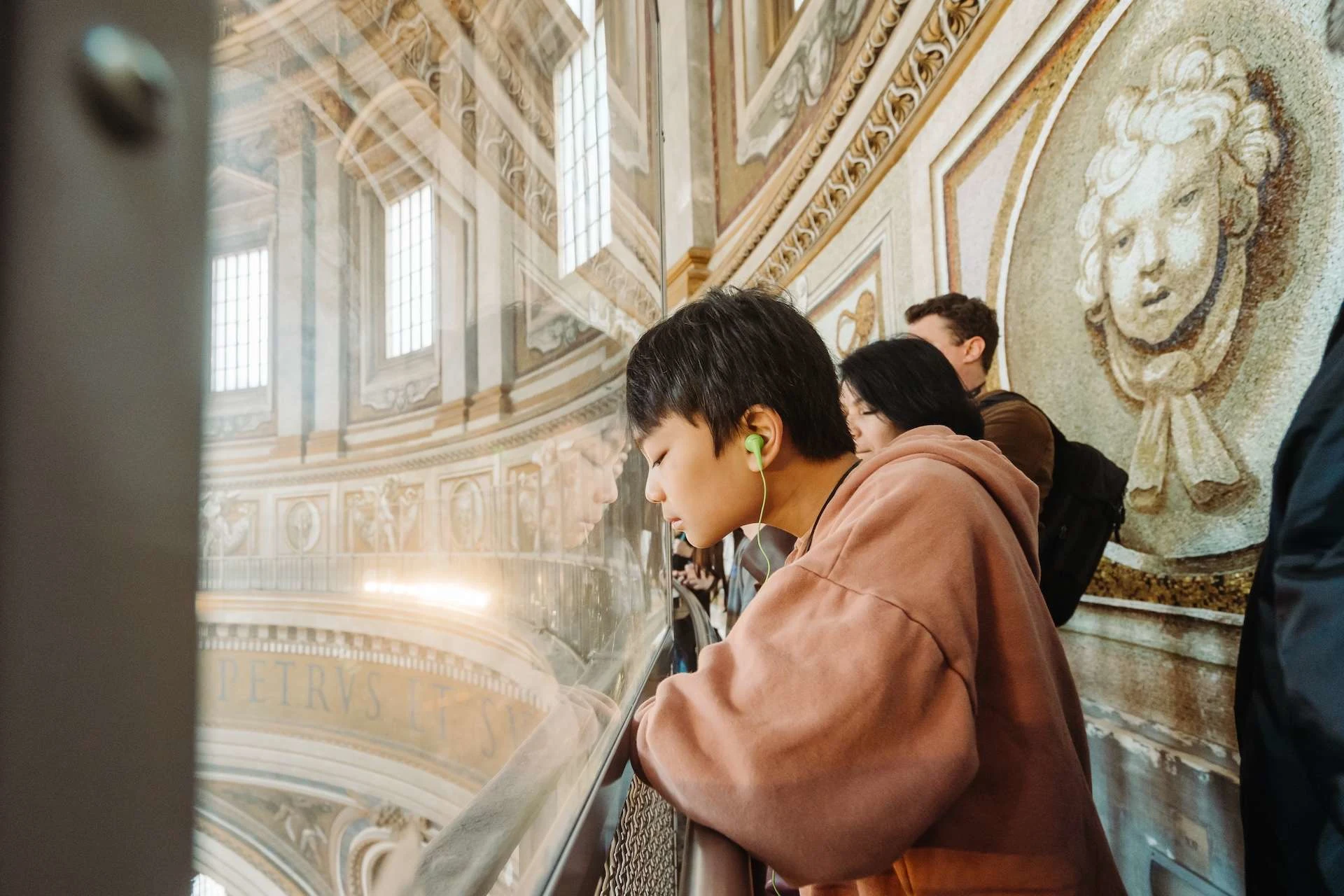 Private St. Peter's Basilica Tour: Priority entry, dome climb, and the crypts below 3