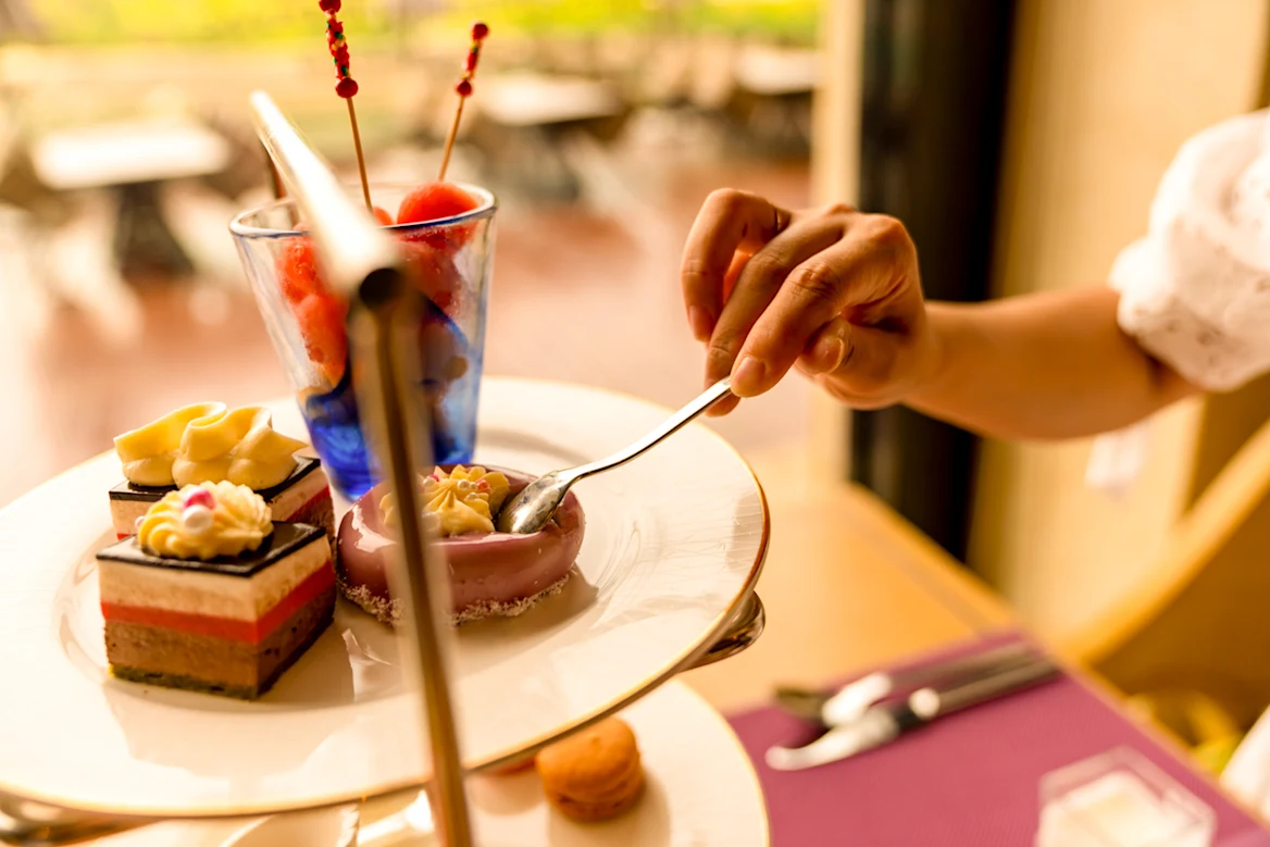 Private royal London: Kensington Palace and afternoon tea
