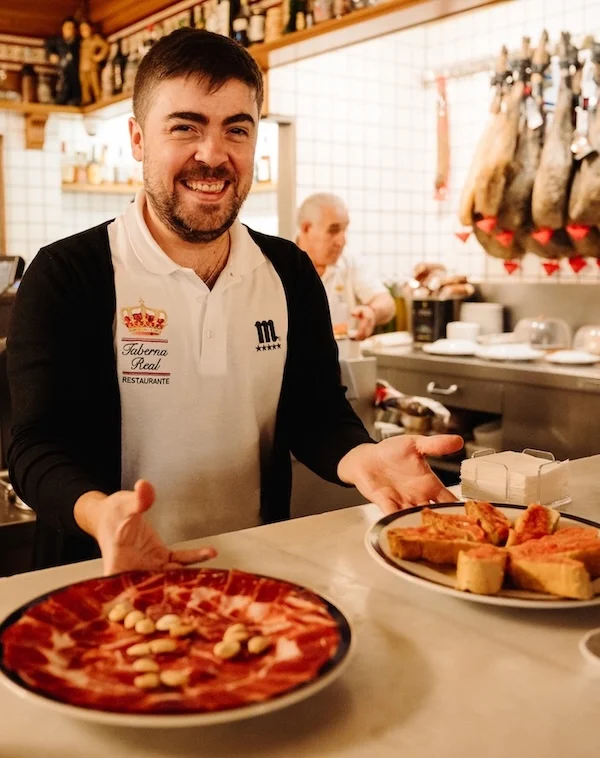 Madrid tapas, taverns & history tour: Eat, drink and discover old Madrid 4