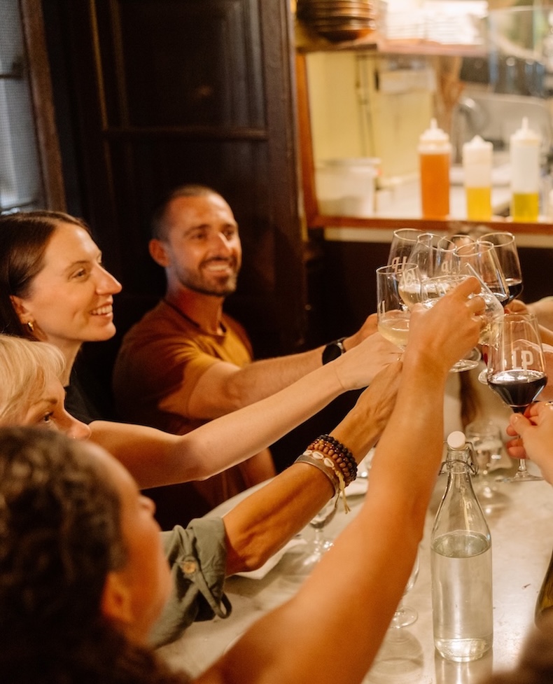 Barcelona Tapas & Wine Tour of El Born: Bites, Bars & Backstreets
