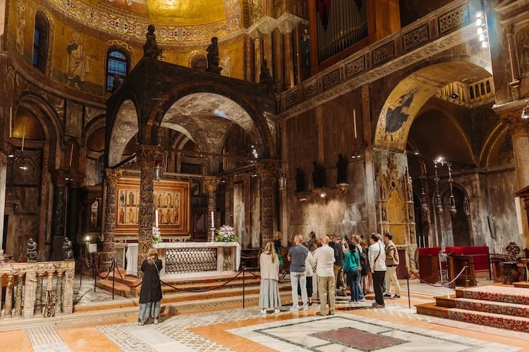 Alone in St. Mark's Basilica: The gold mosaics, all to yourself 9