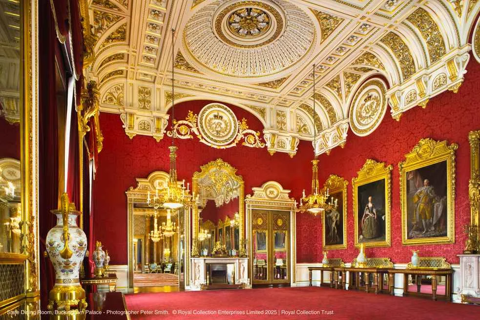Buckingham Palace state rooms tour: Royalty, palaces and the heart of London 3