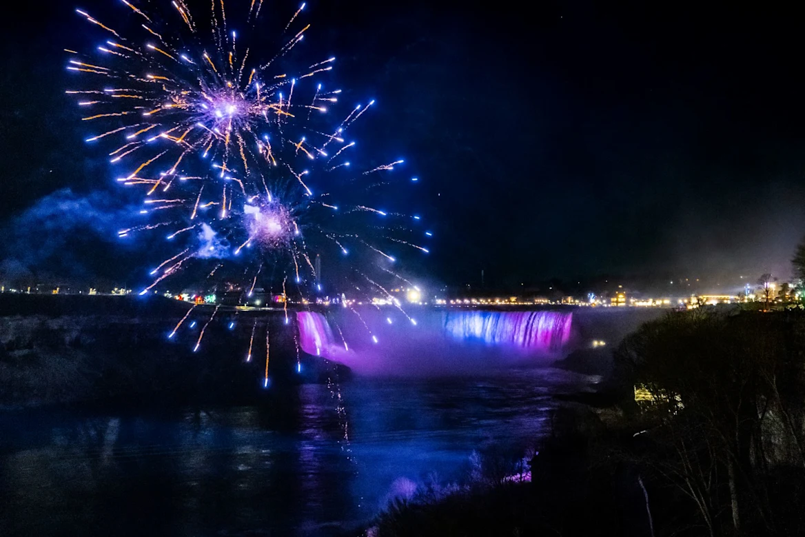 Niagara Falls Night Tour: behind the falls and fireworks by boat