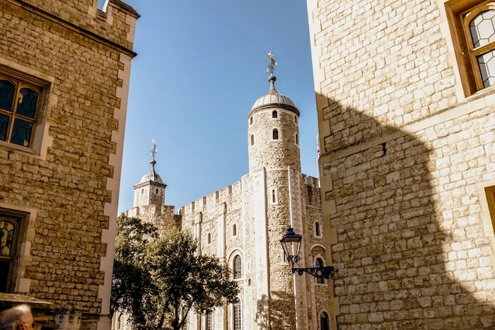 Complete Tower of London tour: Opening ceremony, Crown Jewels, and river cruise 5