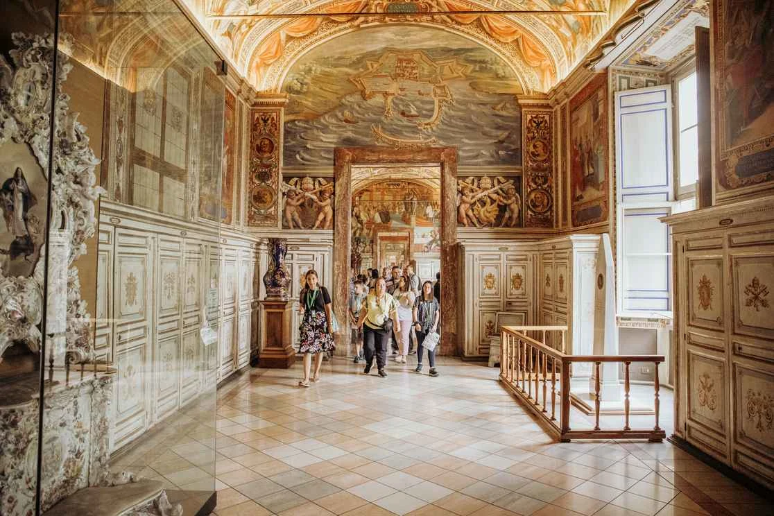 Vatican Museums Private Tour: Hidden rooms, and St. Peter's Basilica 4