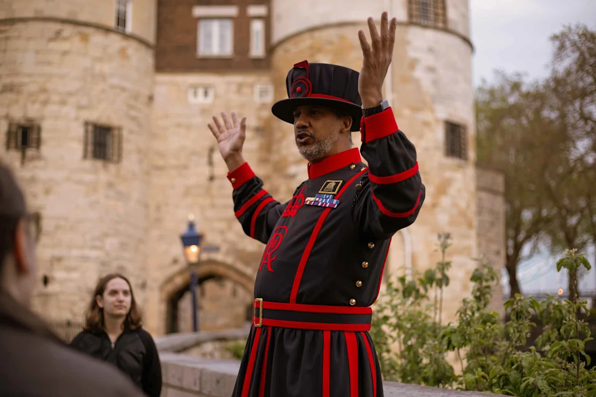 VIP Tower of London night tour: The fortress after the gates close