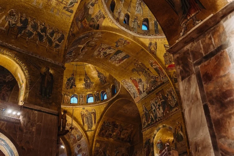 Alone in St. Mark's Basilica: The gold mosaics, all to yourself 8