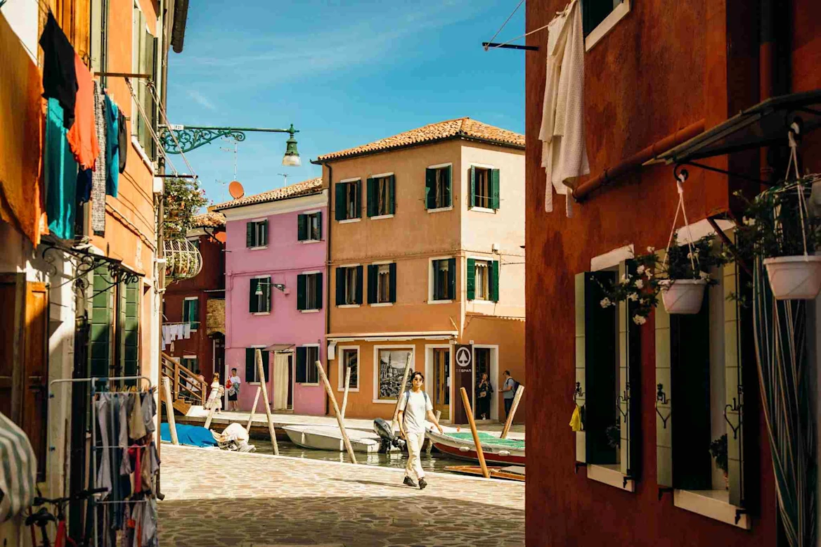 Premium lagoon: Murano glass, Burano & Sant'Erasmo winery