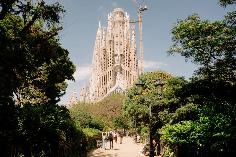 Complete Gaudí: Casa Batlló, Park Güell, and La Sagrada Familia 3