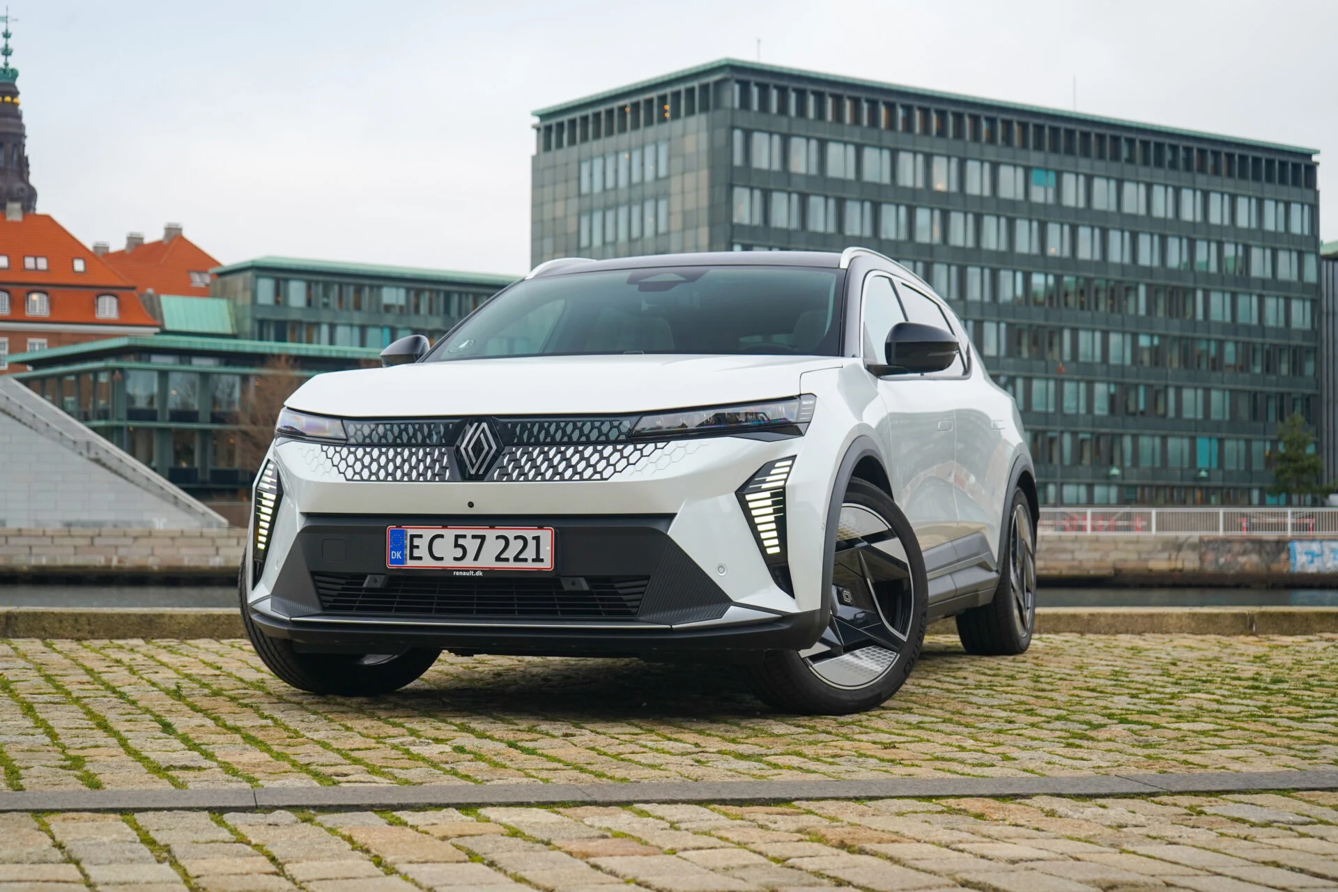 Ford Explorer vs Renault Scenic E-Tech-49