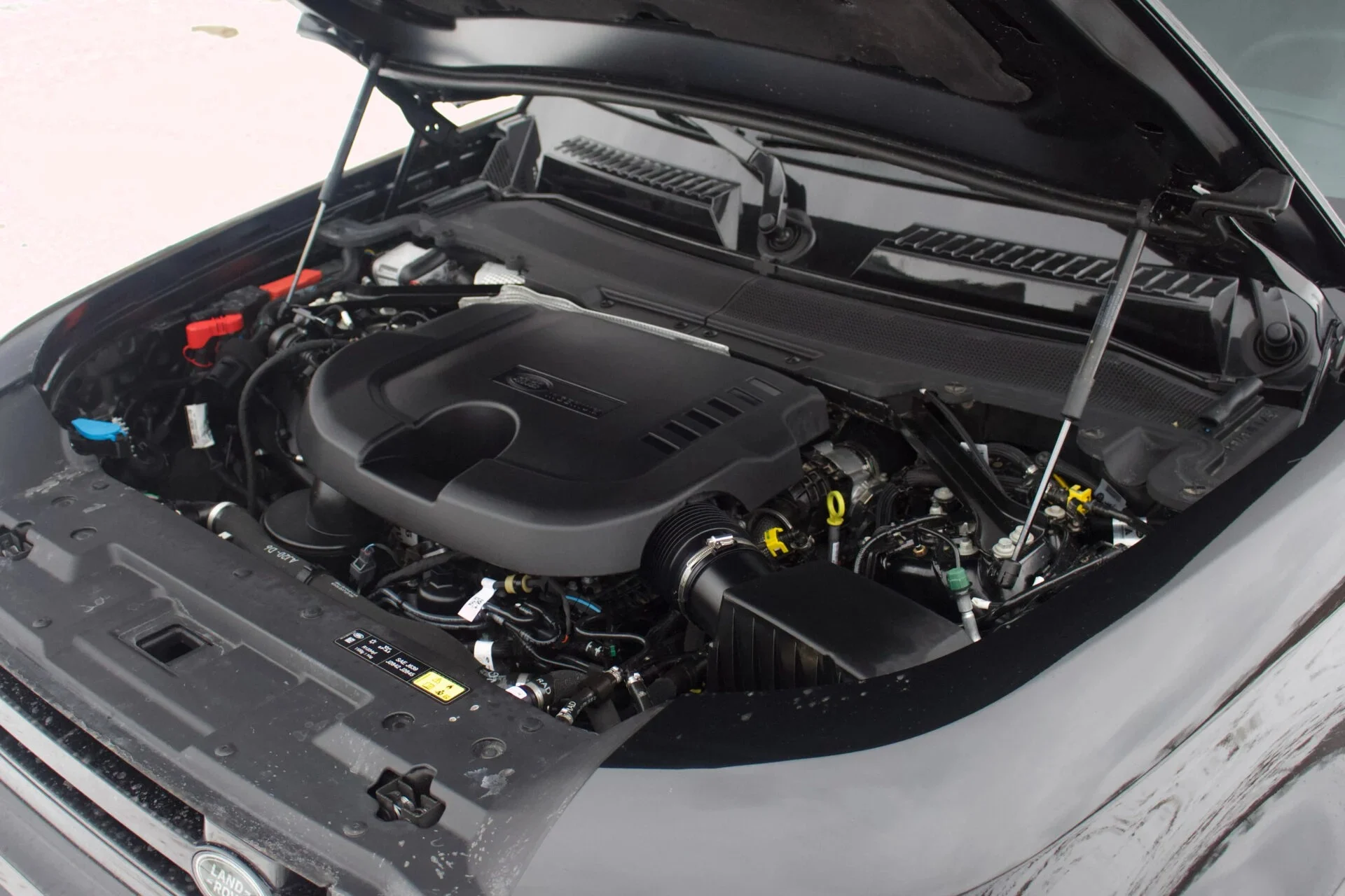 imgi 23 Land-Rover-Defender-130-06