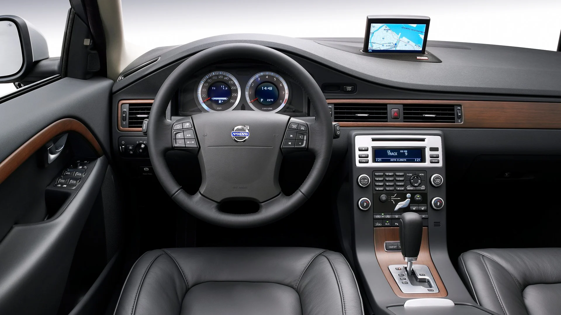 Volvo-V70-06