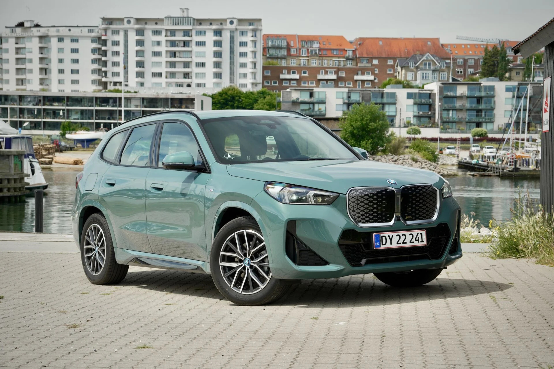 TEST BMW iX1 eDrive20 FC MBB41