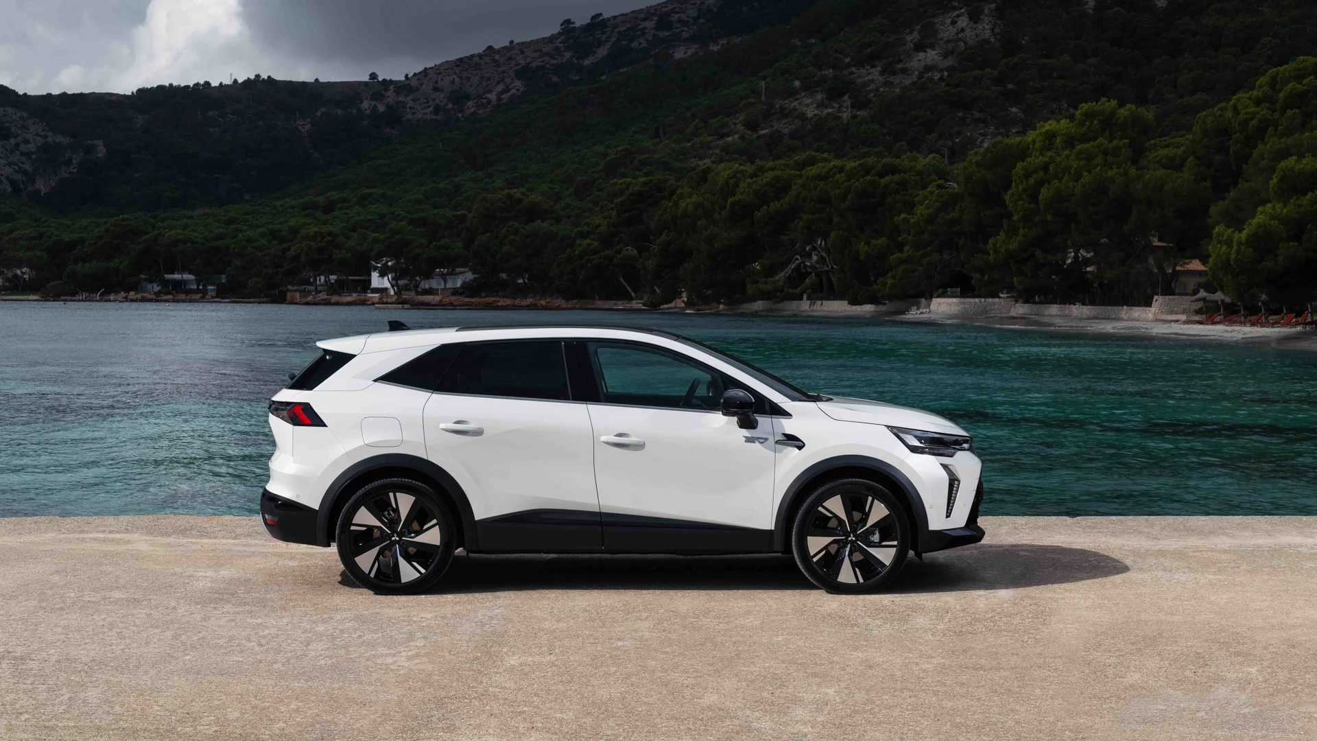 Mitsubishi-Grandis-06