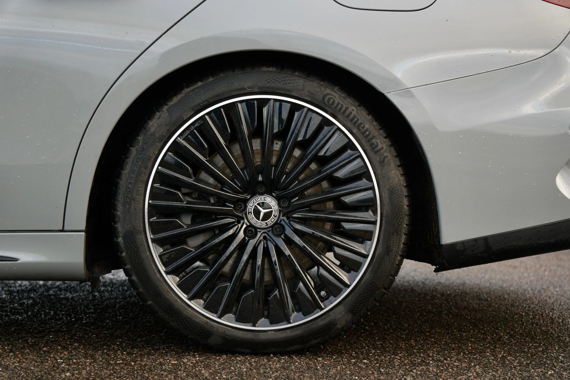 TEST Mercedes E 400 e 483