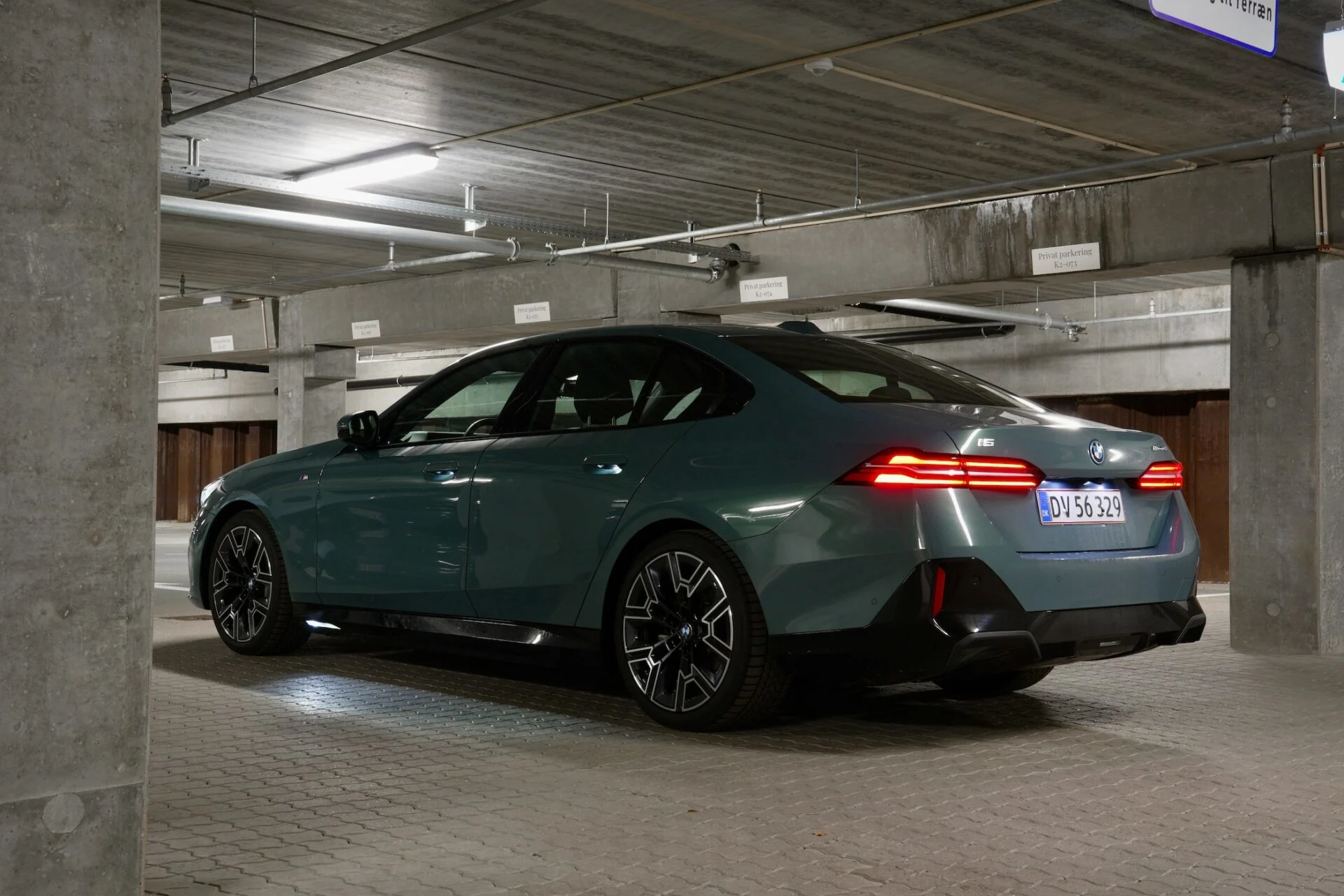 TEST BMW i5 eDrive40 37