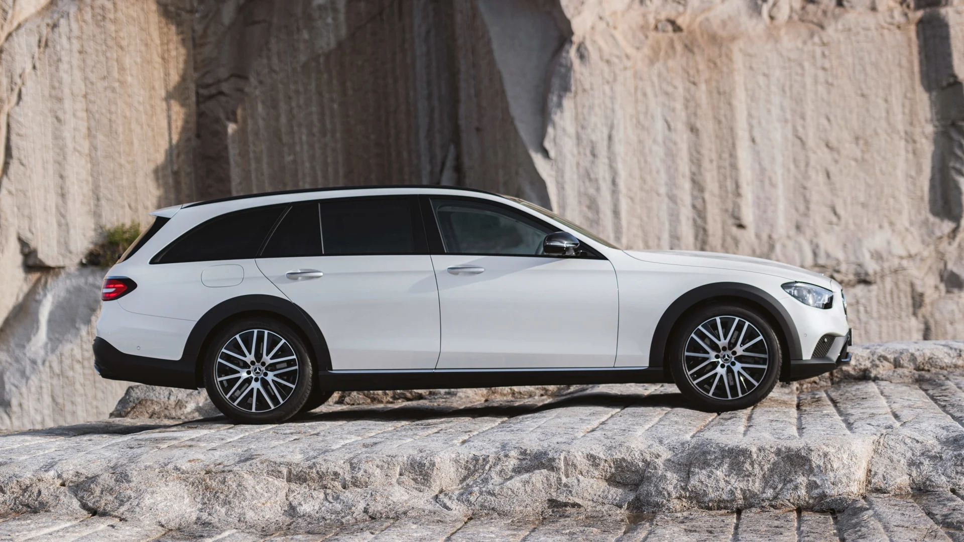 Volvo-vs-Mercedes-07