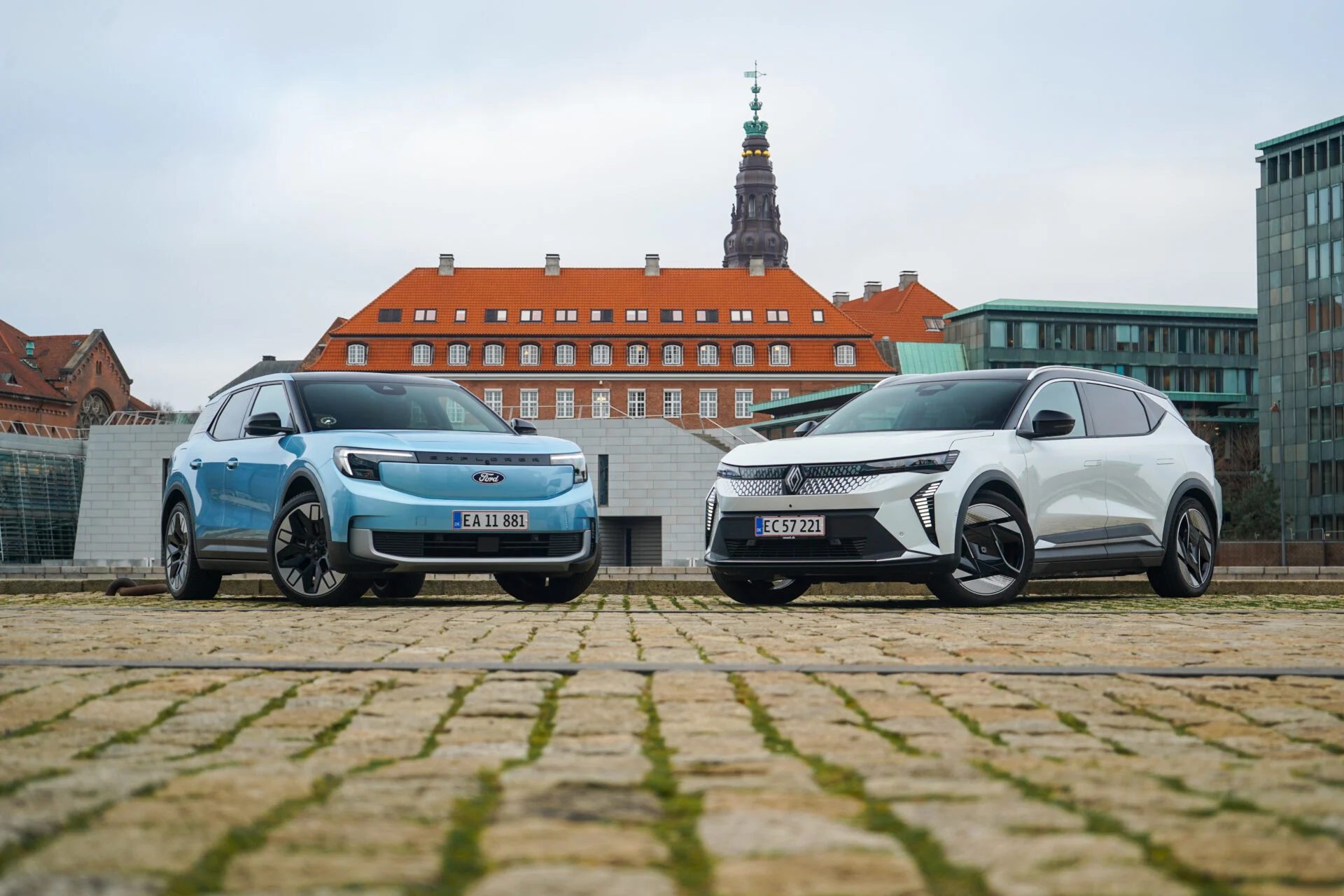 Ford Explorer vs Renault Scenic E-Tech-50