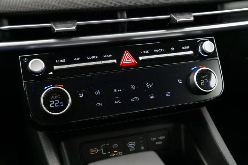 Nissan Qashqai vs Hyundai Tucson (16)