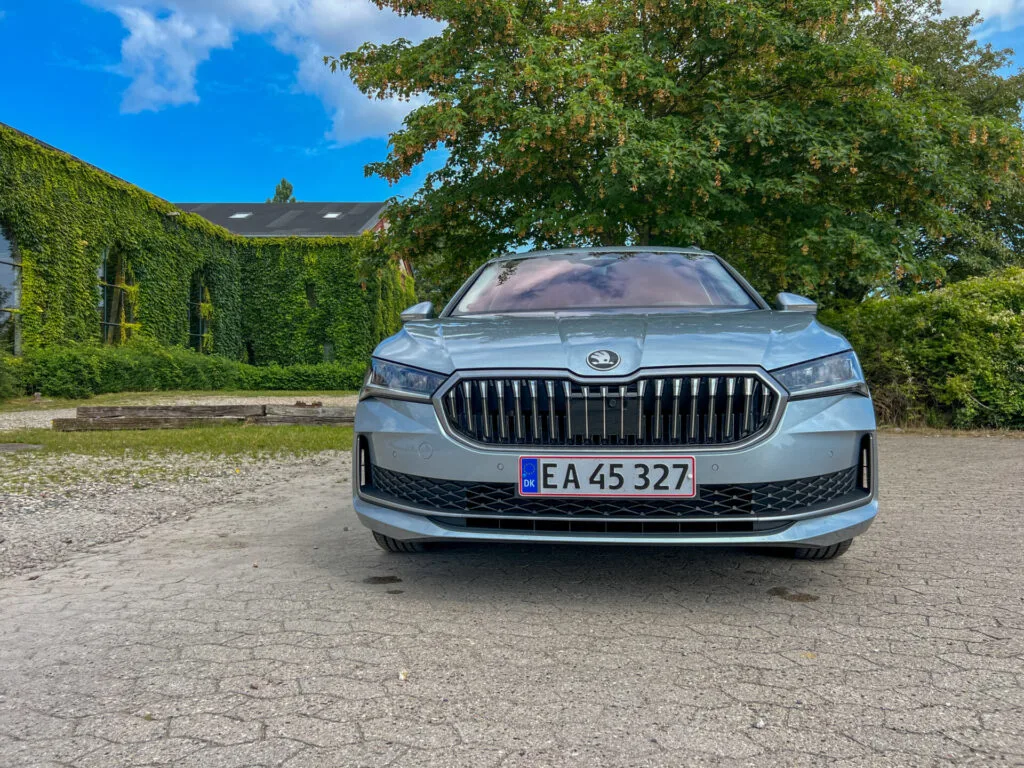 Skoda Superb Combi (14)