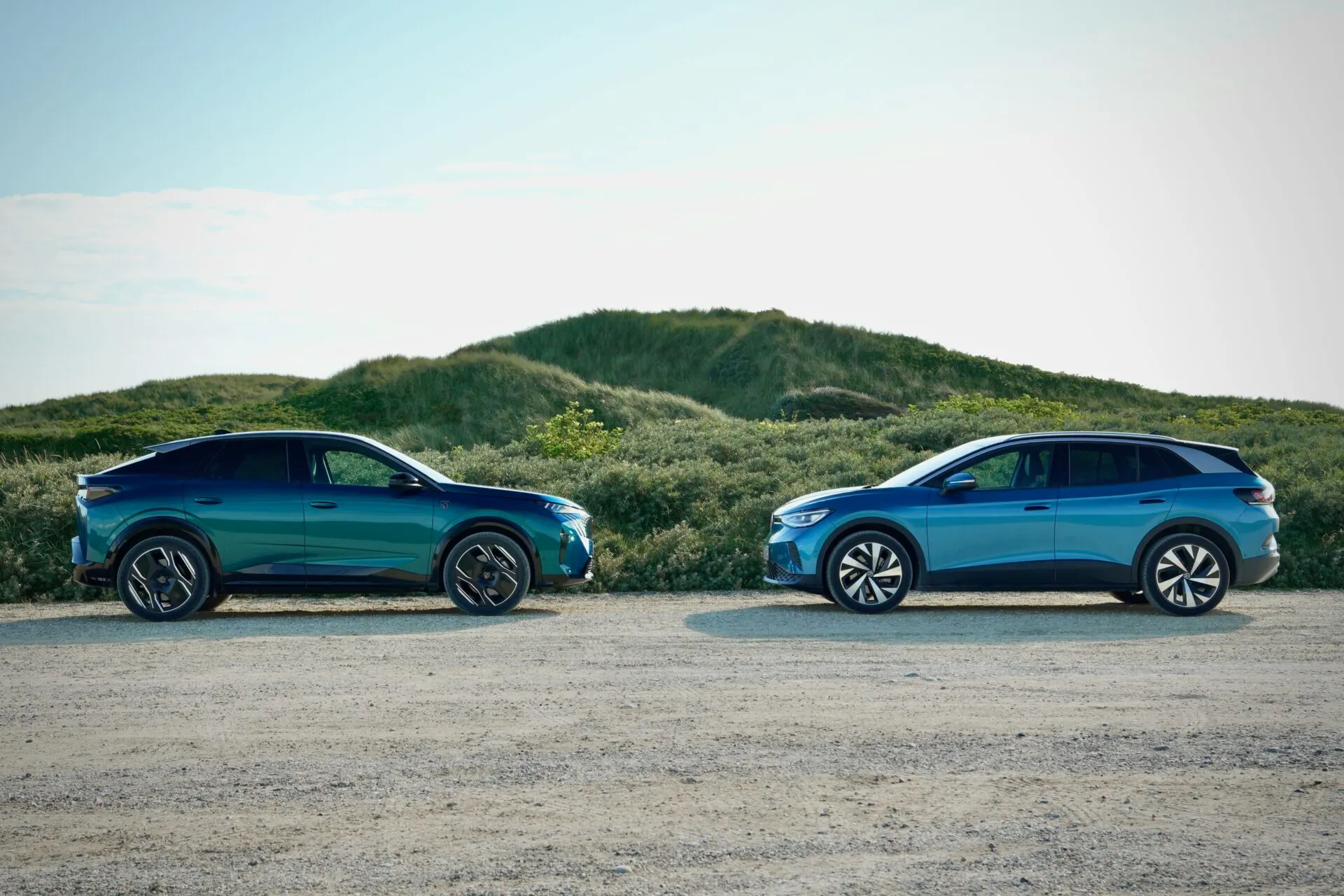 Peugeot E-3008 vs VW ID (1)
