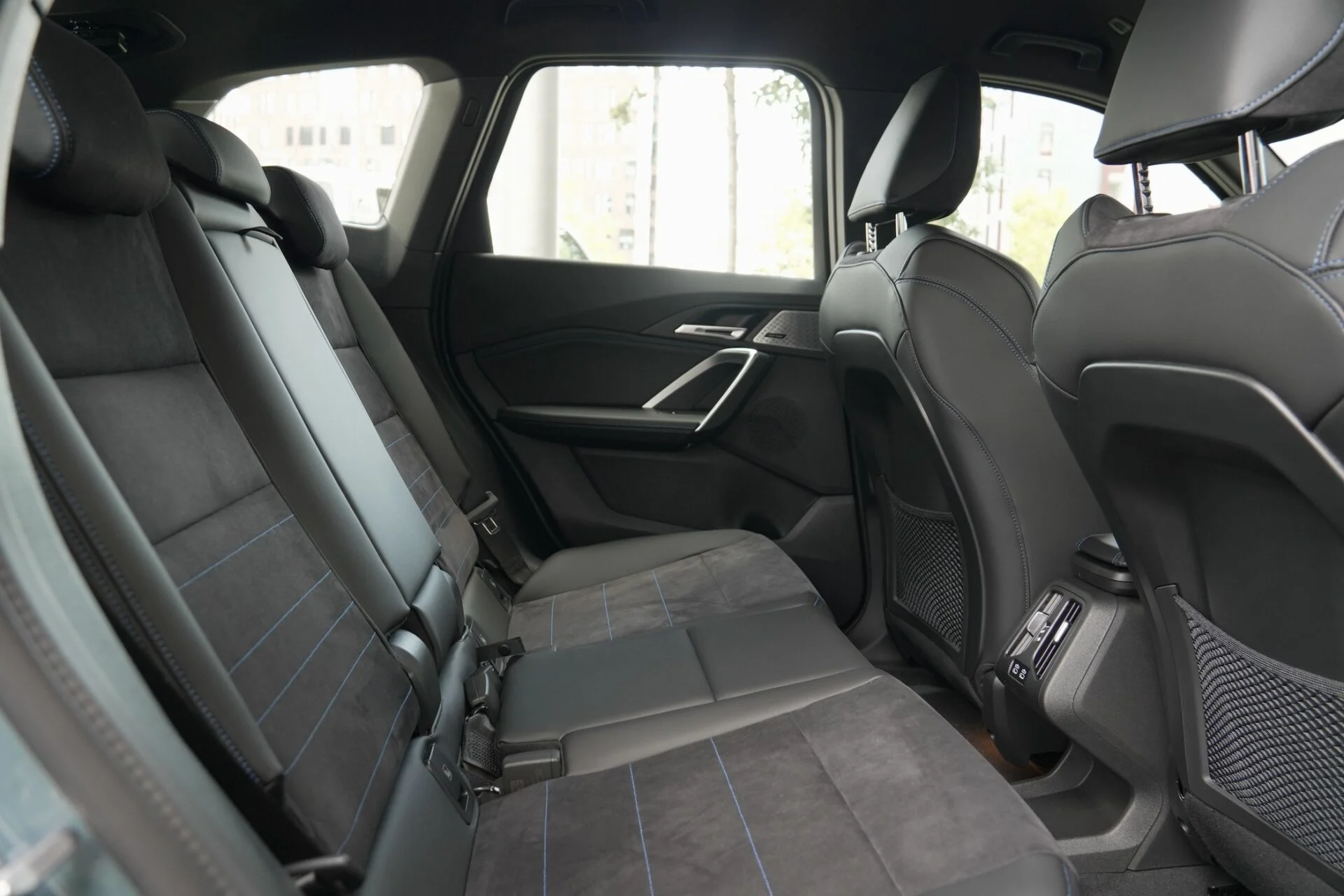TEST BMW iX1 eDrive20 FC MBB67