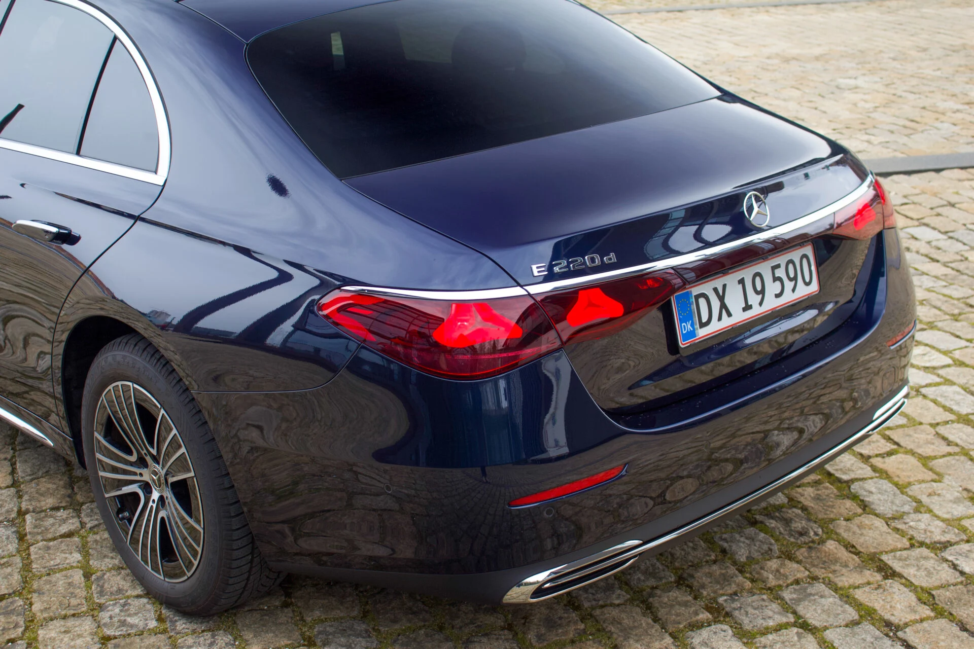 Mercedes-Benz E 220 d-21